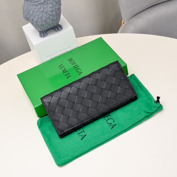 ボッテガヴェネタ財布コピー正面デザイン